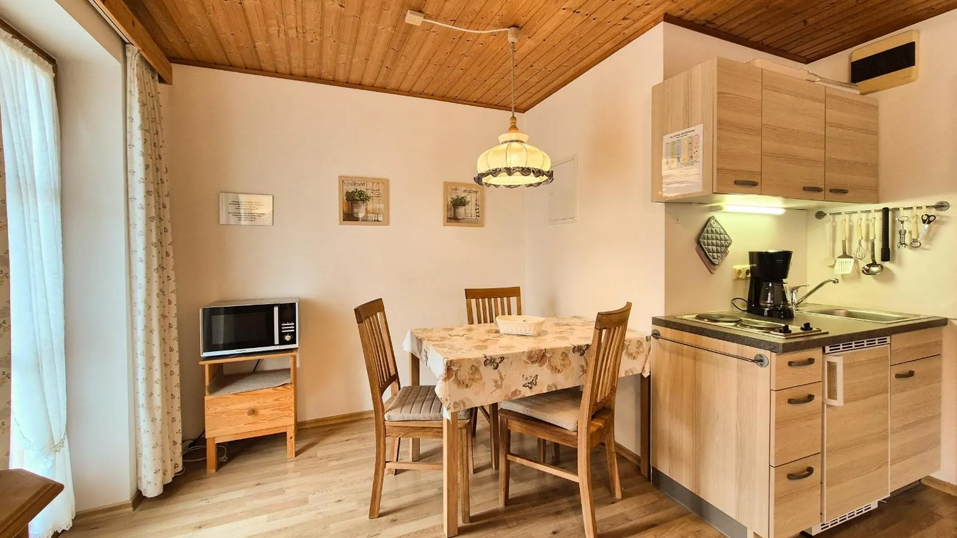 Haus Sonnenschein Ferienwohnung Hochkalter Schoenau am Koenigsee 0*,  Germany